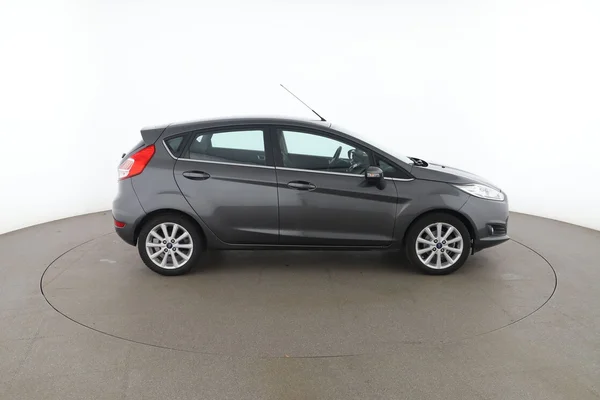 Ford Fiesta (2015) — foto 13 van 16