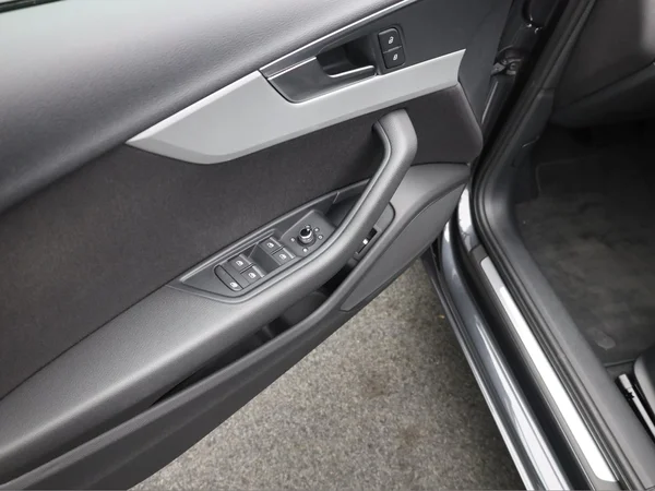 AUDI A4 (2017) — foto 18 van 19