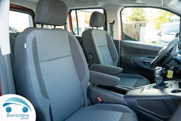 Peugeot RIFTER (2020) — foto 9 van 37