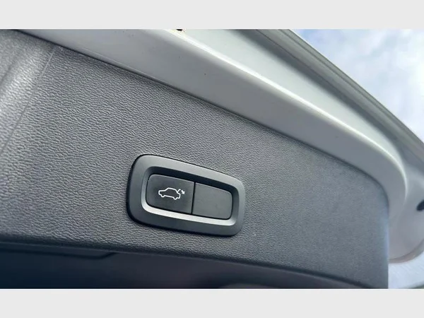 Volvo XC40 (2018) — foto 21 van 30