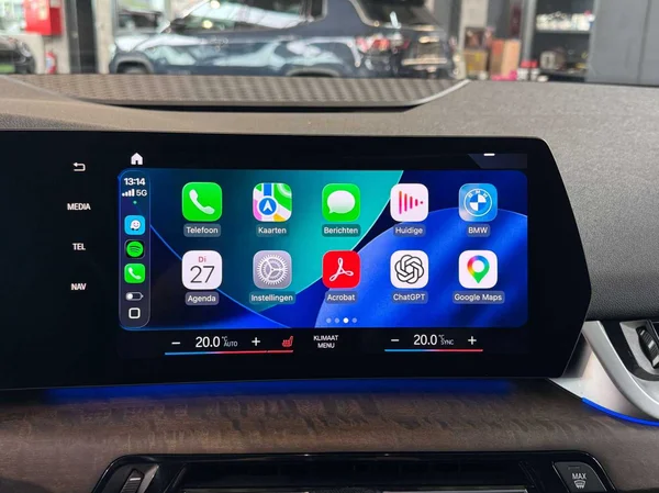 BMW 220 Active Tourer (2023) — foto 6 van 21
