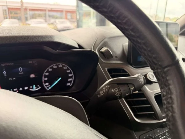 Ford Tourneo Connect (2019) — foto 13 van 24