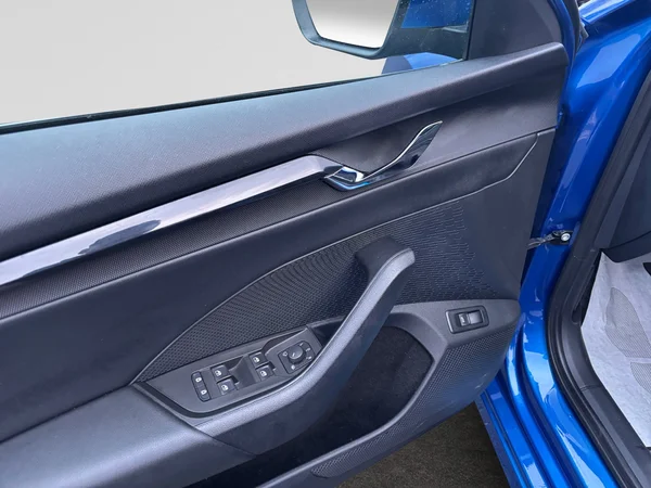 SKODA Octavia Combi (2021) — foto 6 van 23