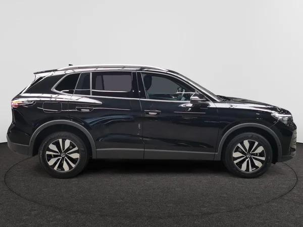 VOLKSWAGEN Tiguan (2026) — foto 21 van 23