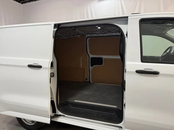 Volkswagen Transporter (2025) — foto 17 van 27
