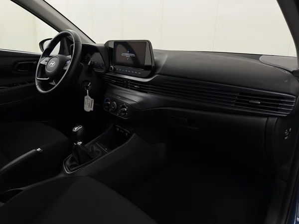 HYUNDAI i20 (2025) — foto 3 van 27