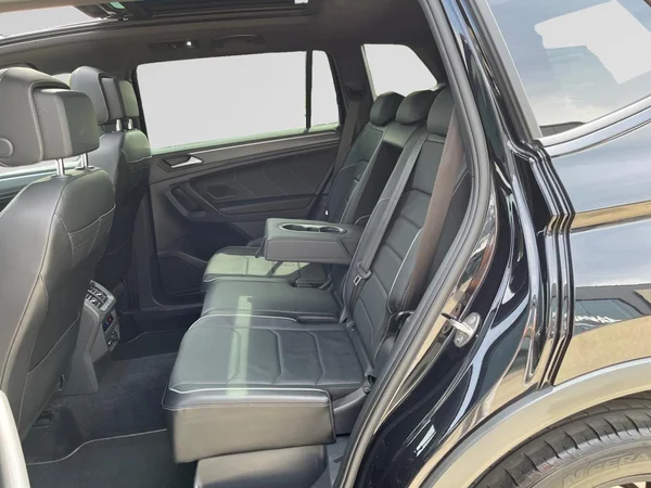 VOLKSWAGEN Tiguan Allspace (2022) — foto 16 van 19