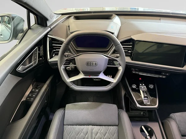 AUDI Q4 e-tron (2025) — foto 8 van 10