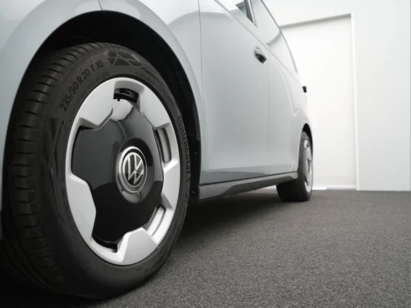 VOLKSWAGEN ID.Buzz (2025) — foto 38 van 44