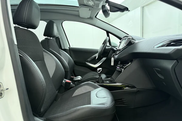 Peugeot 2008 (2019) — foto 22 van 24
