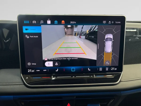 VOLKSWAGEN Tiguan (2024) — foto 3 van 16