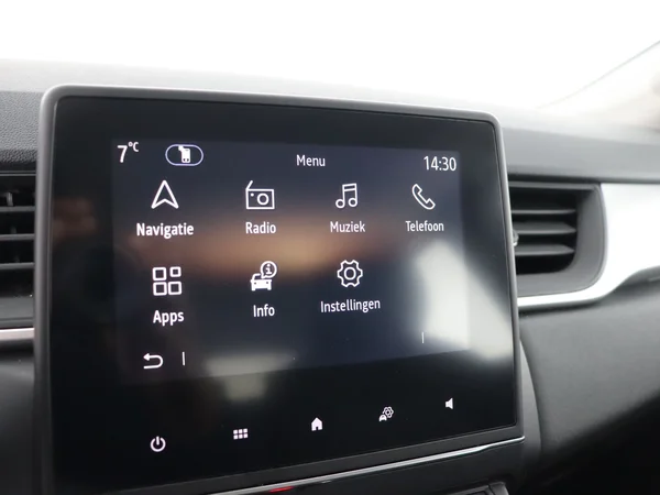 RENAULT Captur (2022) — foto 13 van 28