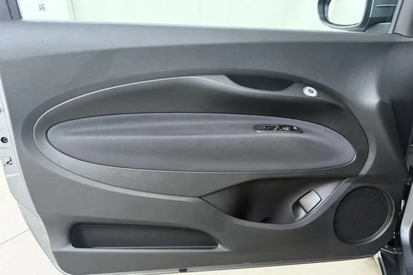 Fiat E-500 (2022) — foto 8 van 17