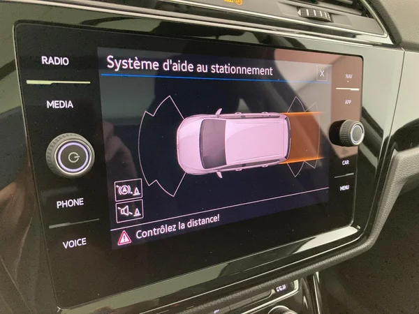 VOLKSWAGEN Touran (2020) — foto 31 van 31