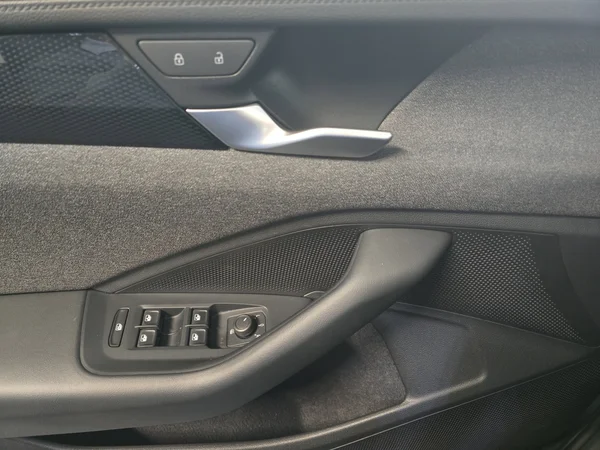VOLKSWAGEN Passat SW (2024) — foto 12 van 12