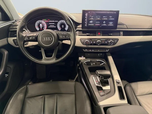 AUDI A4 (2022) — foto 2 van 28