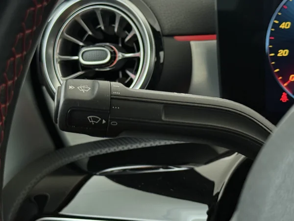 MERCEDES CLA 180 (2022) — foto 16 van 29