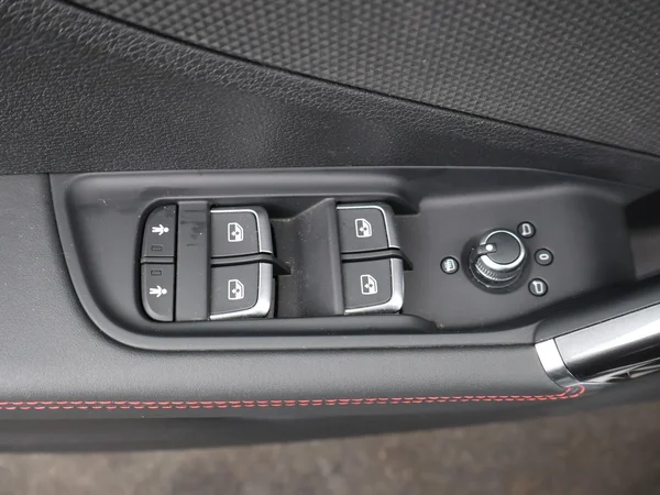 Audi SQ2 (2024) — foto 9 van 29