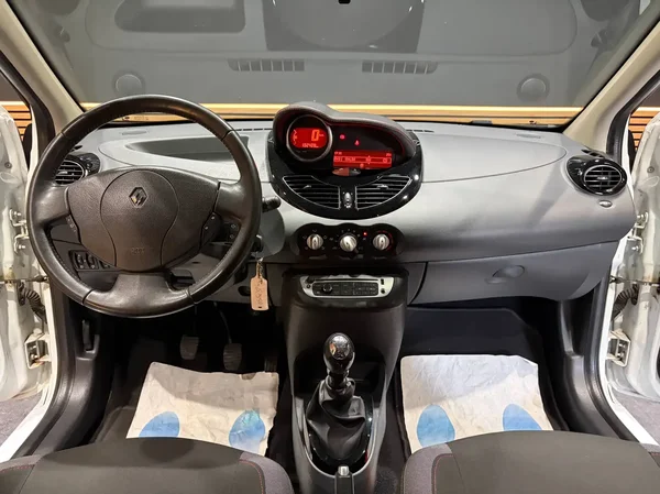 Renault Twingo (2013) — foto 18 van 19