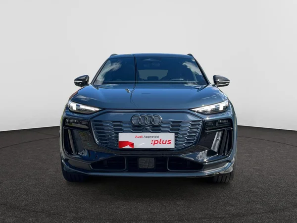 AUDI Q6 e-tron (2025) — foto 18 van 24
