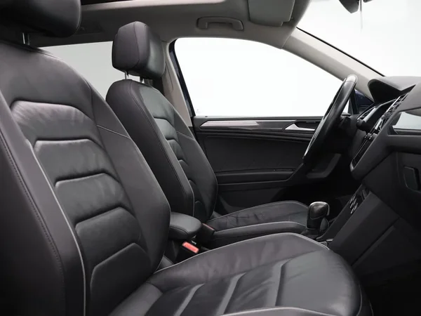 Volkswagen Tiguan Allspace (2021) — foto 28 van 31