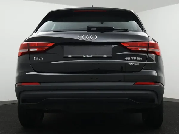 Audi Q3 (2021) — foto 6 van 29