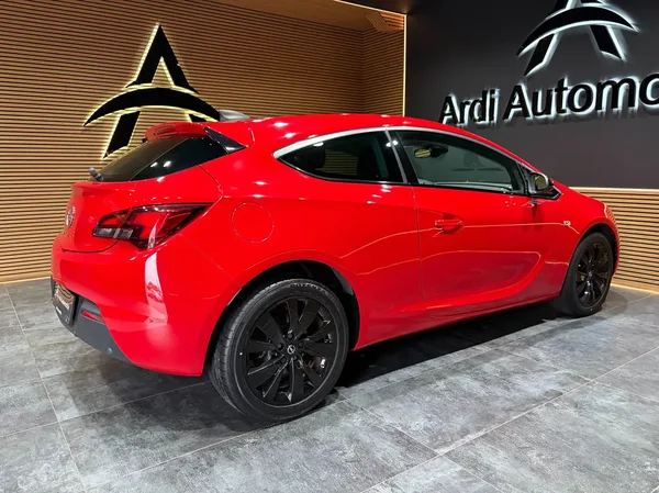 Opel Astra (2017) — foto 10 van 20