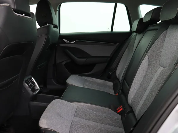 SKODA Octavia Combi (2024) — foto 4 van 19