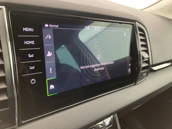 SKODA Karoq (2023) — foto 29 van 36