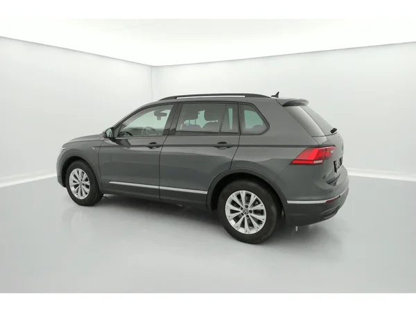 VOLKSWAGEN Tiguan (2022) — foto 35 van 36