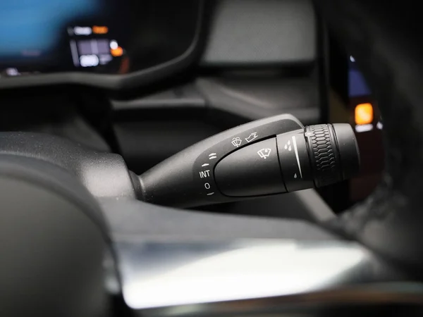 Polestar 2 (2022) — foto 14 van 40