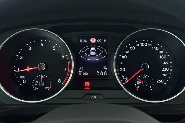 Volkswagen Tiguan (2022) — foto 18 van 37