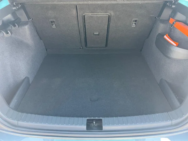SKODA Karoq (2022) — foto 6 van 18