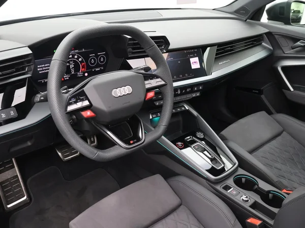 AUDI RS3 Sportback (2025) — foto 3 van 31
