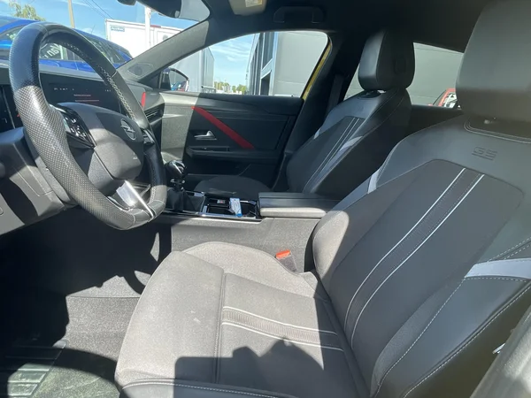 Opel Astra (2022) — foto 4 van 22