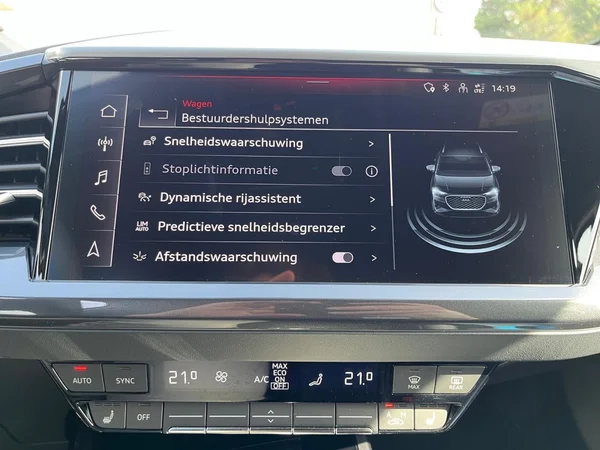 AUDI Q4 e-tron (2024) — foto 6 van 22