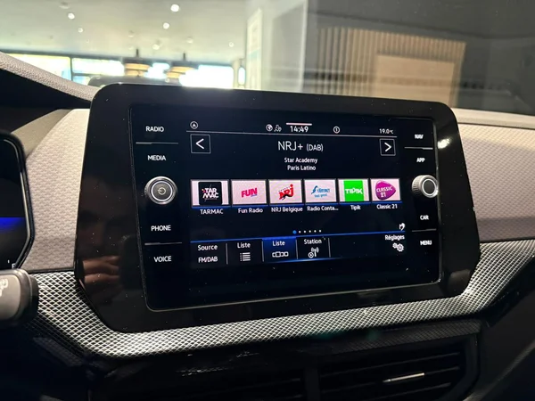 VOLKSWAGEN T-Cross (2025) — foto 9 van 19