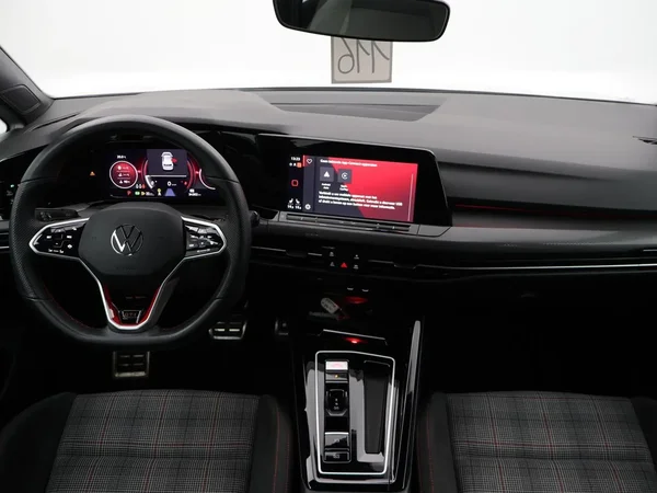 Volkswagen Golf (2024) — foto 6 van 25