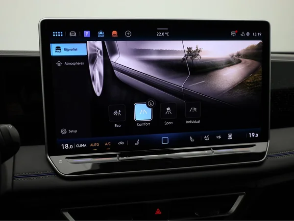 VOLKSWAGEN Tiguan (2024) — foto 8 van 24