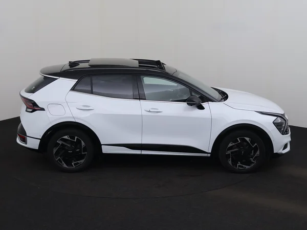 KIA Sportage (2022) — foto 32 van 36