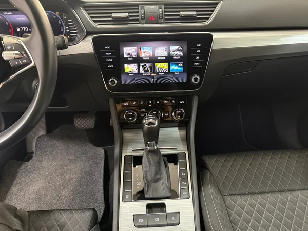 Skoda Superb (2022) — foto 13 van 30
