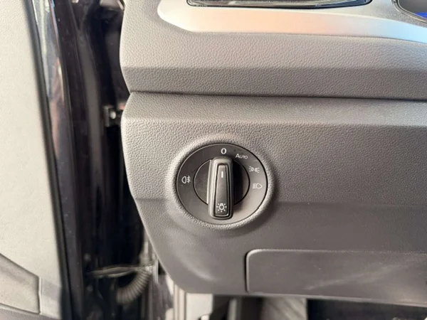 Volkswagen T-Roc (2025) — foto 15 van 22