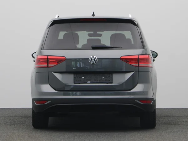 VOLKSWAGEN Touran (2016) — foto 14 van 17