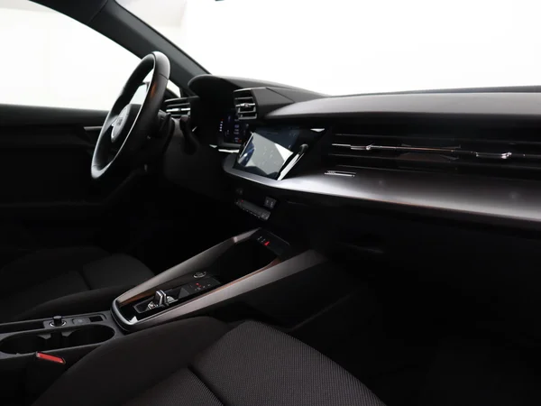 AUDI A3 Sportback (2024) — foto 11 van 17