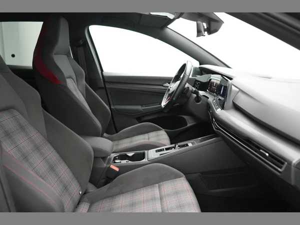 VOLKSWAGEN Golf VIII GTI (2021) — foto 11 van 31
