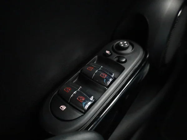 MINI One (2022) — foto 11 van 32