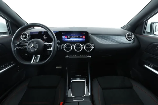Mercedes-Benz GLA-Klasse (2024) — foto 3 van 16