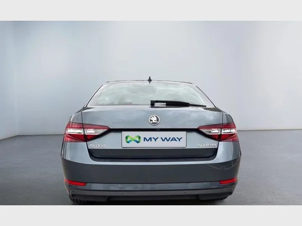 Skoda Superb (2018) — foto 22 van 27