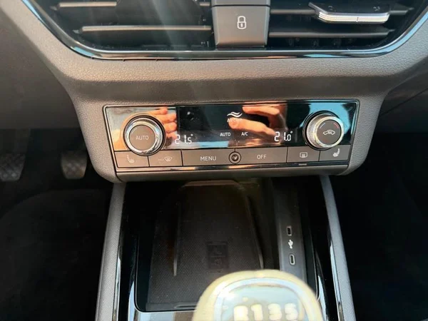SKODA Kamiq (2022) — foto 13 van 31