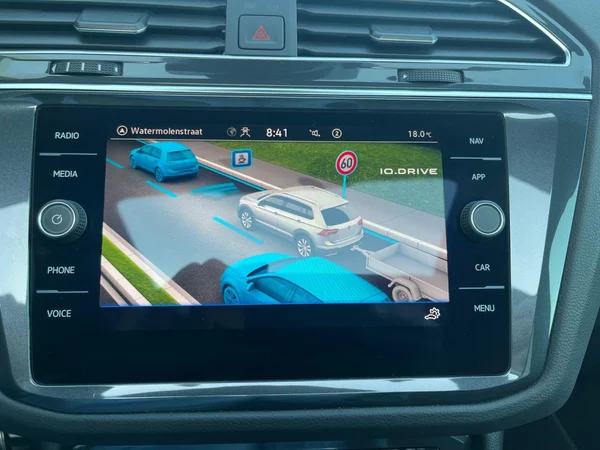 VOLKSWAGEN Tiguan (2023) — foto 6 van 24
